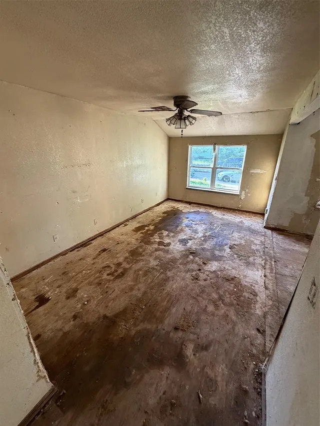 Photo 5 — 2404 SW 51st Street, Oklahoma City, OK 73119