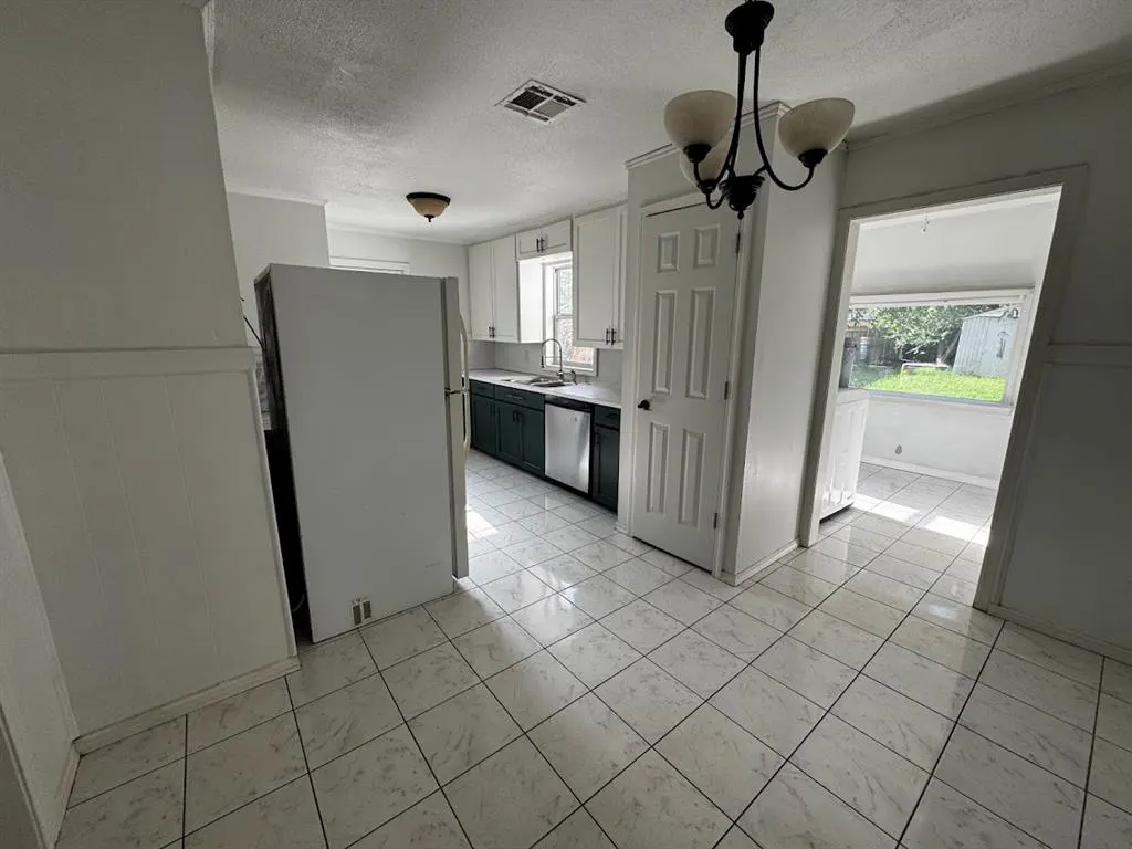 Photo 19 — 111 E Dale Street, Norman, OK 73069