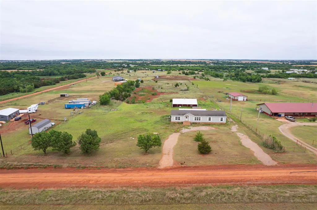 Front exterior — 18186 W Charter Oak Road, Cashion, OK 73016