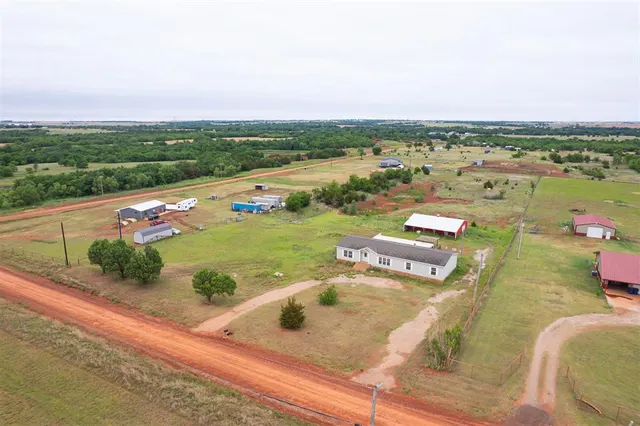 Photo 2 — 18186 W Charter Oak Road, Cashion, OK 73016