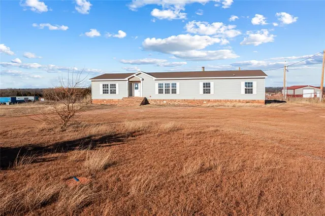 Photo 3 — 18186 W Charter Oak Road, Cashion, OK 73016