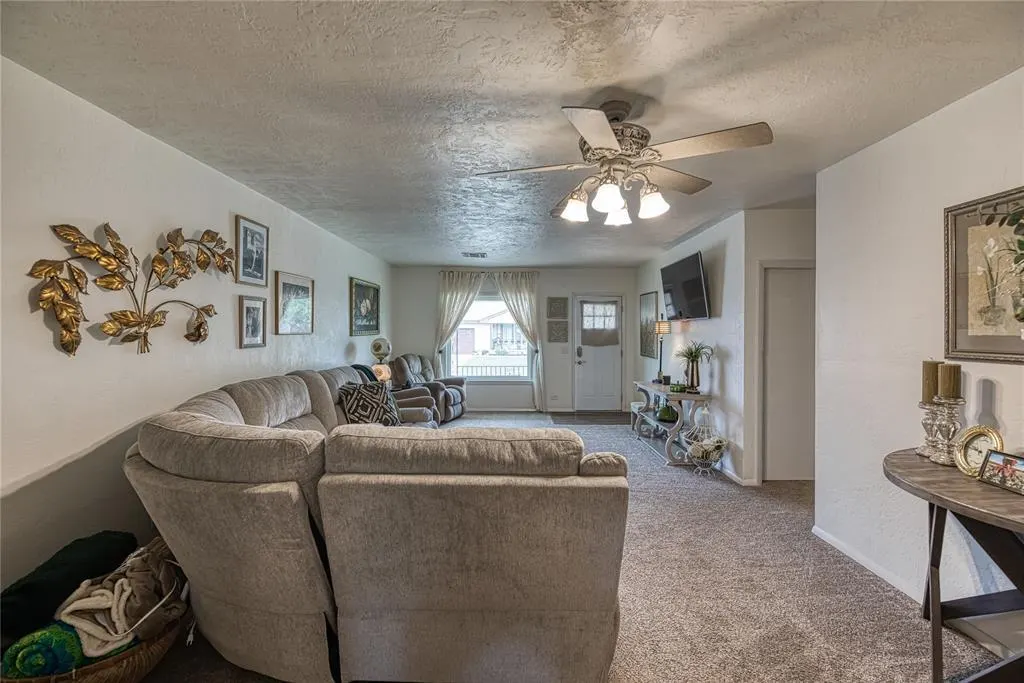 Photo 4 — 104 W UNION Avenue, Corn, OK 73024