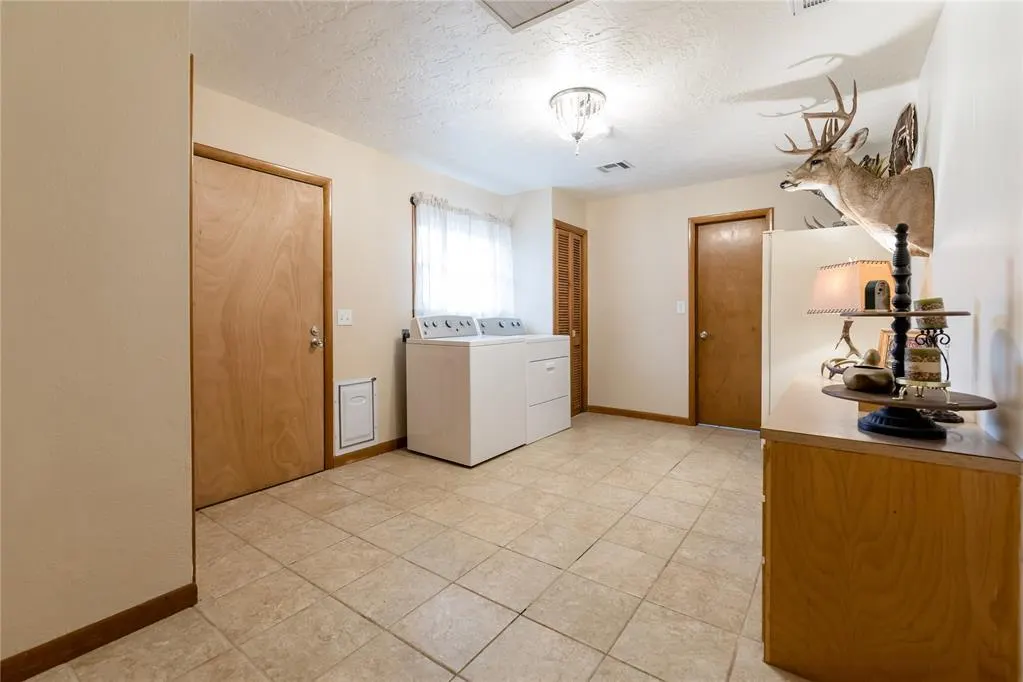Photo 12 — 104 W UNION Avenue, Corn, OK 73024