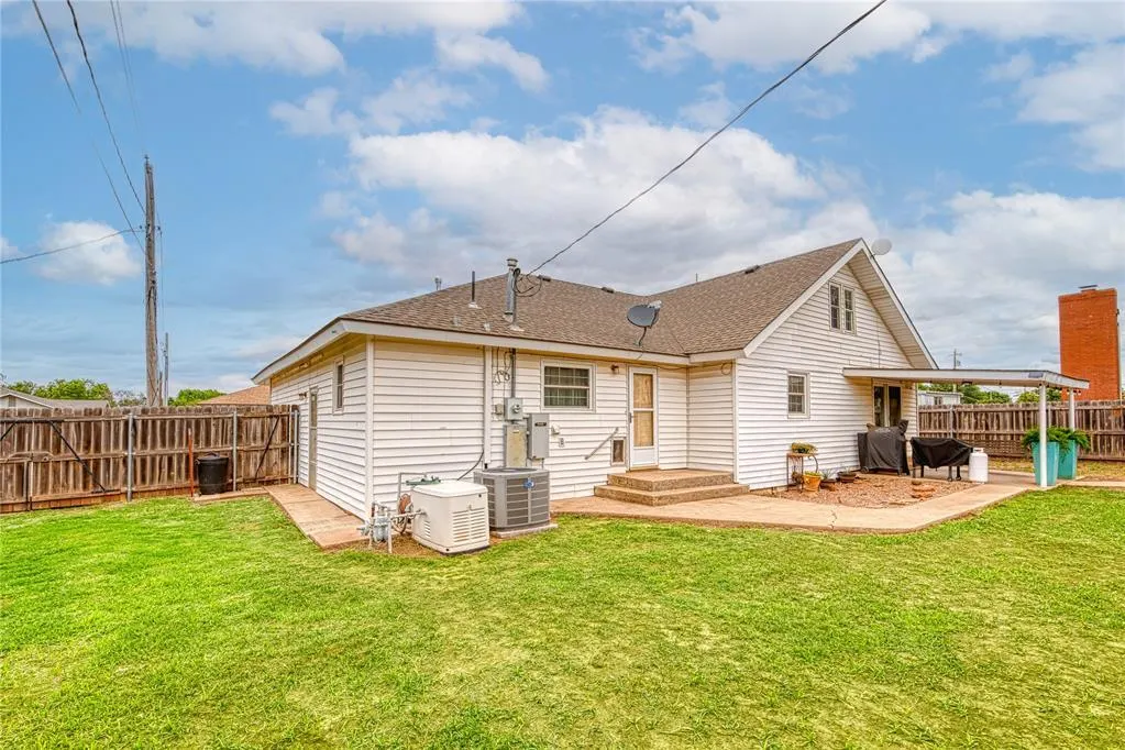 Photo 27 — 104 W UNION Avenue, Corn, OK 73024