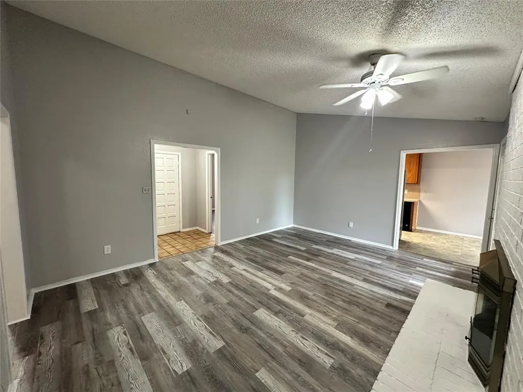Photo 5 — 3628 Peregrine Drive, Norman, OK 73072
