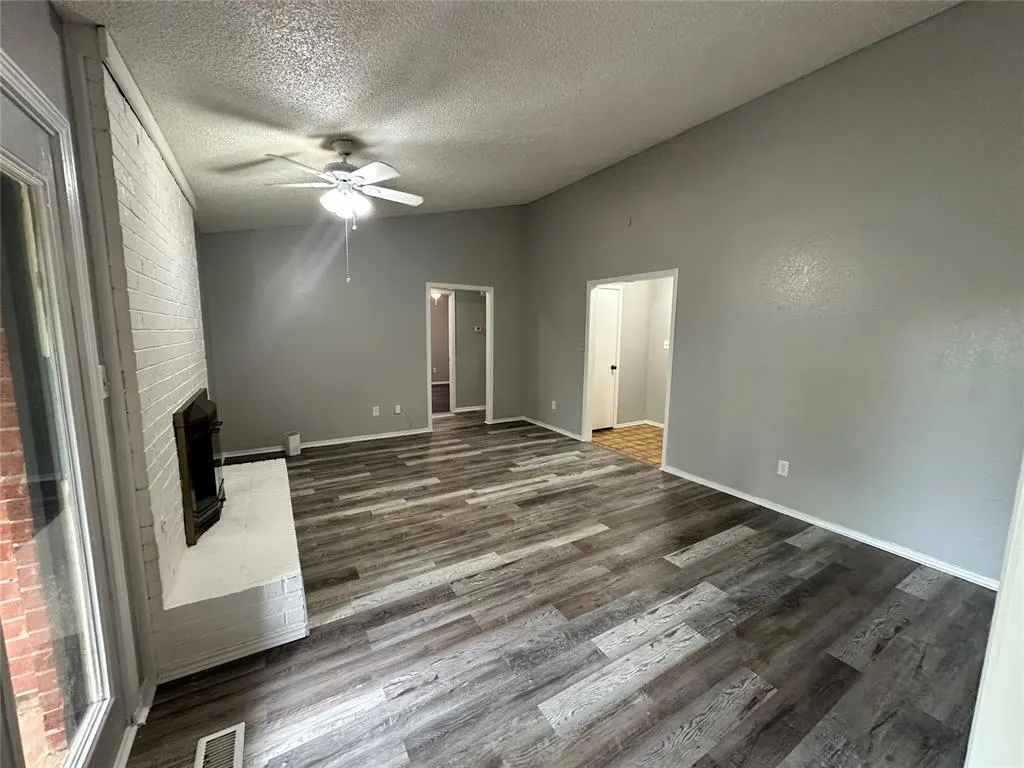Photo 6 — 3628 Peregrine Drive, Norman, OK 73072