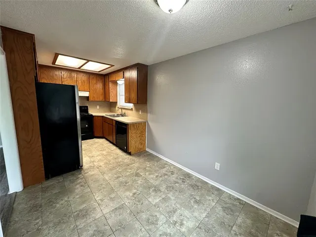 Photo 7 — 3628 Peregrine Drive, Norman, OK 73072