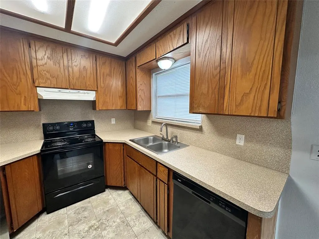 Photo 11 — 3628 Peregrine Drive, Norman, OK 73072