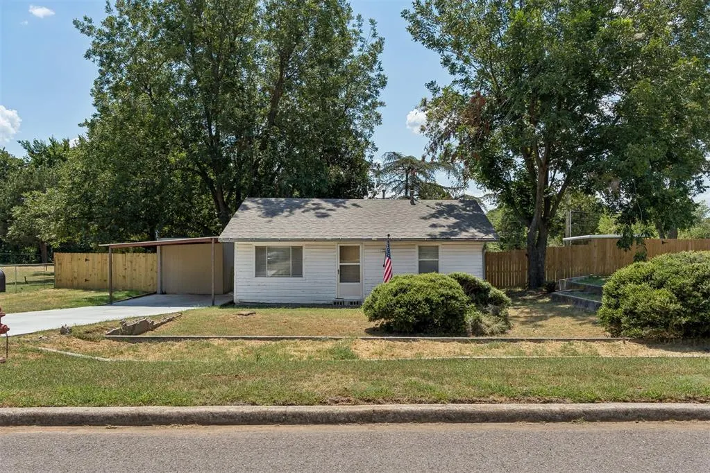 Photo 3 — 10220 Bellview Drive, Midwest City, OK 73130