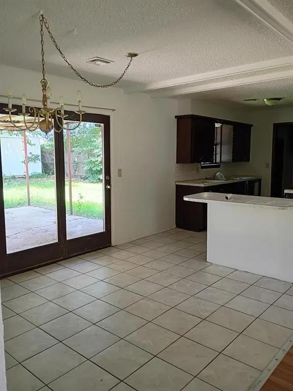 Photo 4 — 8713 Hillcrest Drive, Oklahoma City, OK 73159