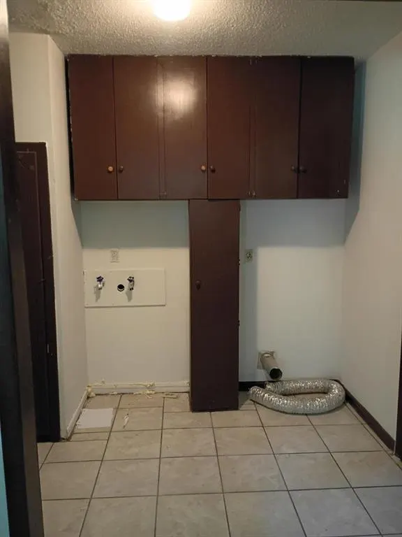 Photo 5 — 8713 Hillcrest Drive, Oklahoma City, OK 73159