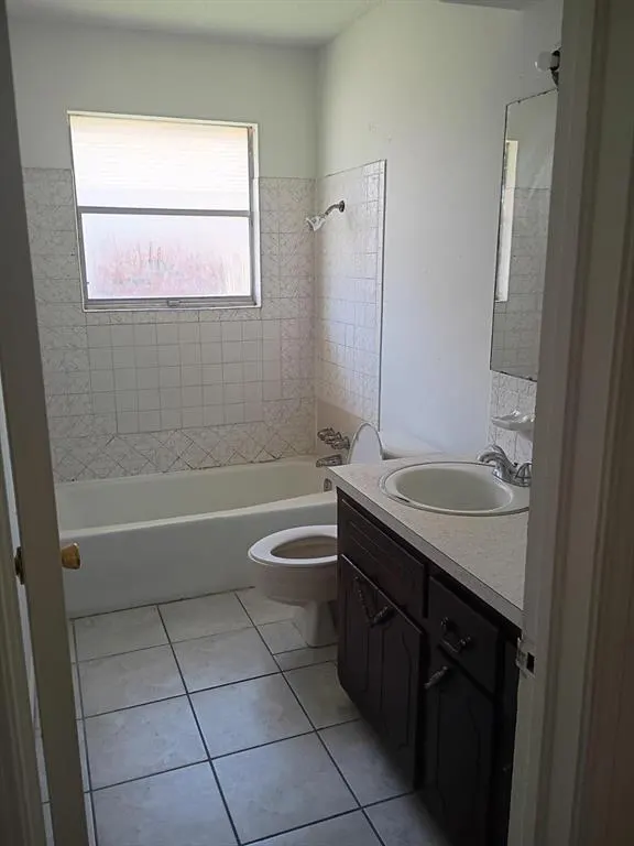 Photo 13 — 8713 Hillcrest Drive, Oklahoma City, OK 73159