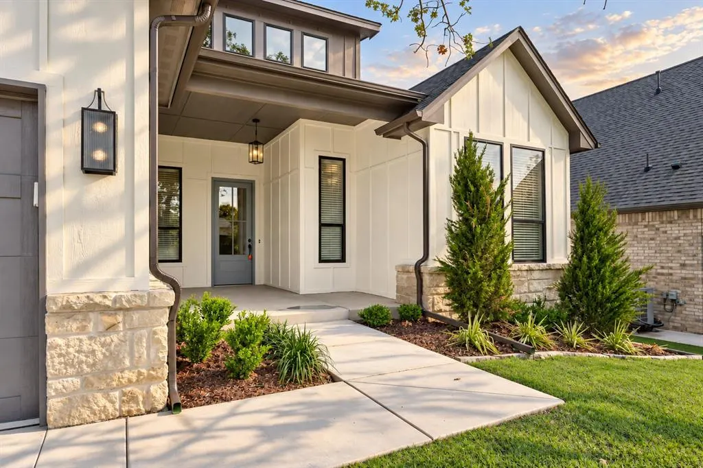 Photo 2 — 3349 Bourgogne Street, Edmond, OK 73034