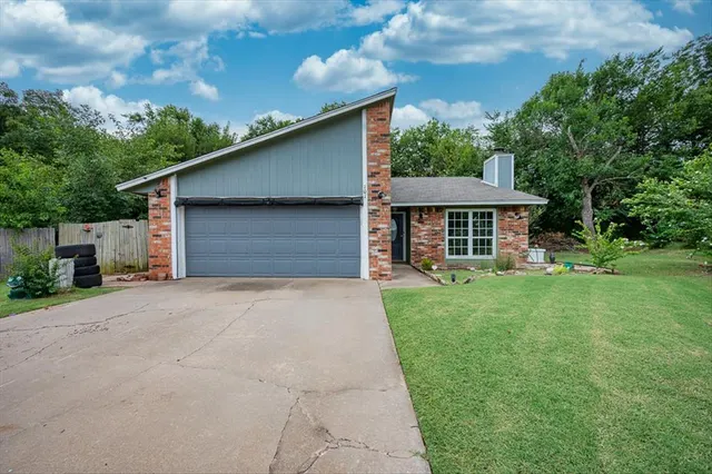 Photo 2 — 101 Stonewood Drive, Noble, OK 73068