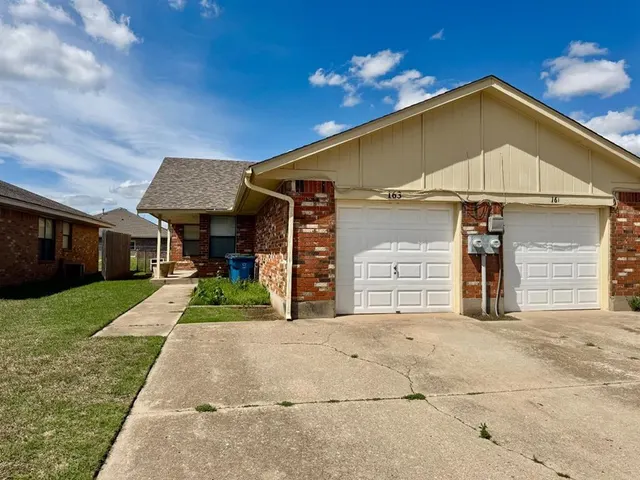 Front exterior — 163 Barrett Place, Edmond, OK 73003