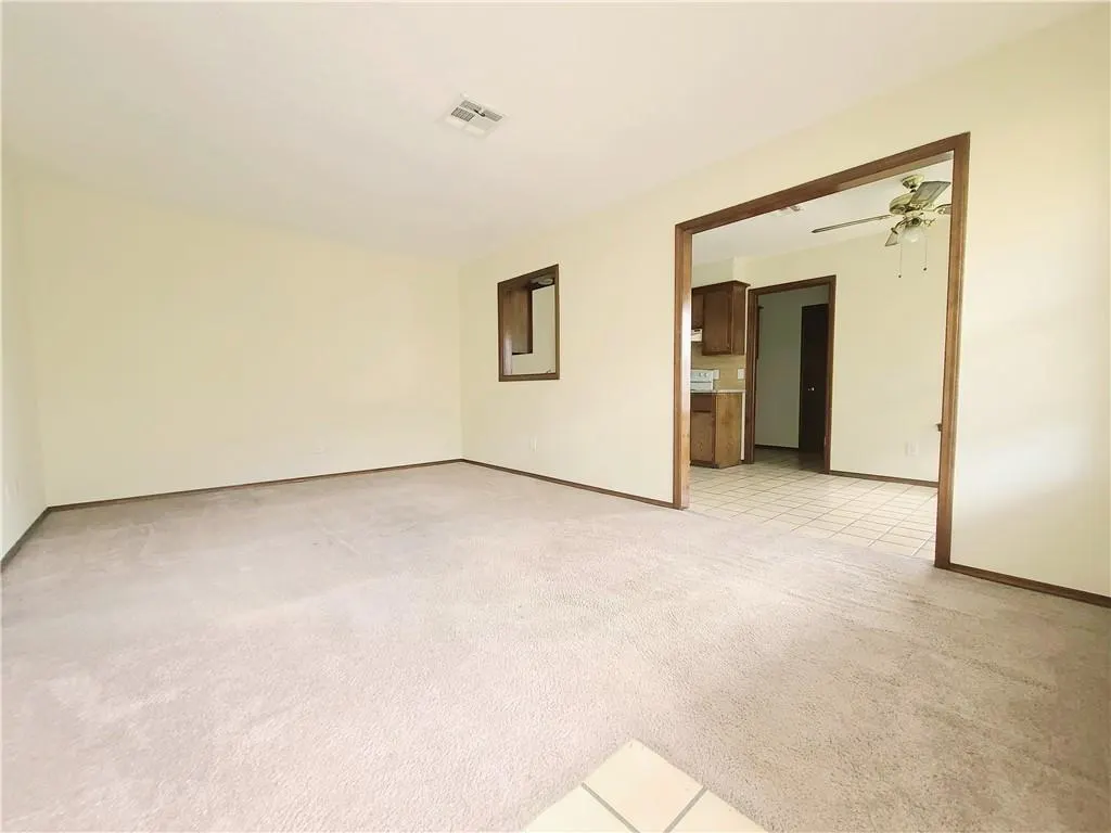 Photo 2 — 163 Barrett Place, Edmond, OK 73003