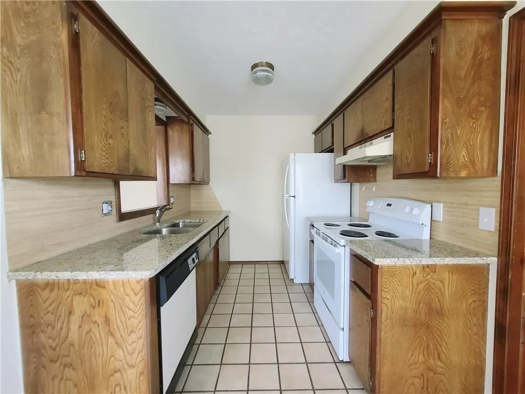 Photo 4 — 163 Barrett Place, Edmond, OK 73003