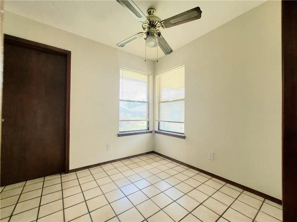 Photo 5 — 163 Barrett Place, Edmond, OK 73003
