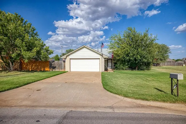 Photo 2 — 1513 S 13th Street, Kingfisher, OK 73750