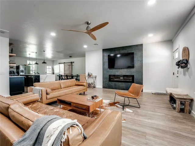 Photo 2 — 915 N Douglas Boulevard, Guthrie, OK 73044