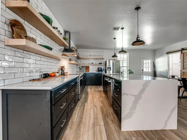 Photo 7 — 915 N Douglas Boulevard, Guthrie, OK 73044