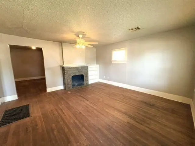 Photo 3 — 1128 NW 48th Street, Oklahoma City, OK 73118