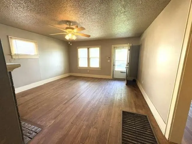 Photo 4 — 1128 NW 48th Street, Oklahoma City, OK 73118