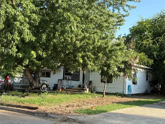 Photo 3 — 1124 W Wood Street, Shawnee, OK 74801