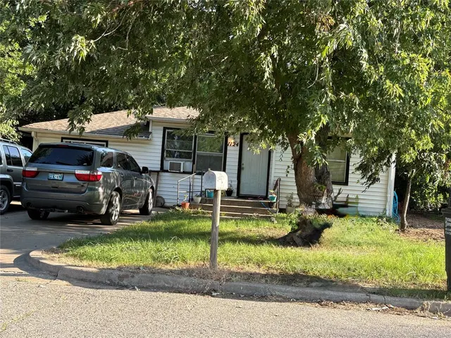 Photo 4 — 1124 W Wood Street, Shawnee, OK 74801