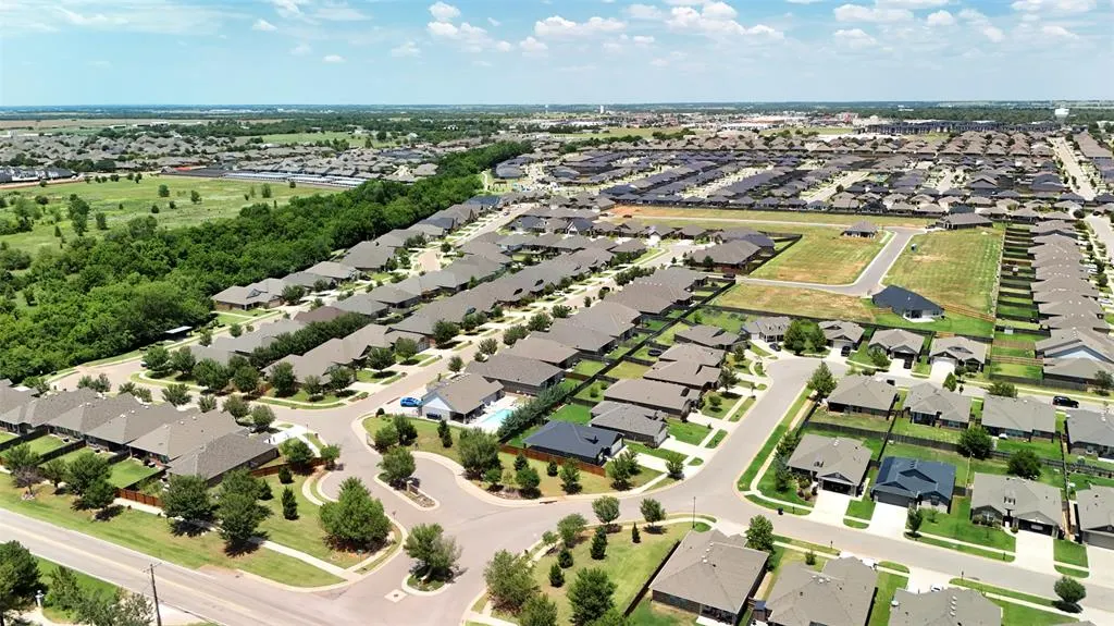 Photo 6 — 12729 NW 2nd Street, Yukon, OK 73099