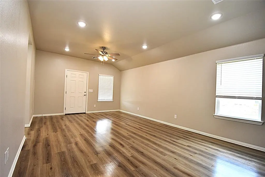 Photo 5 — 717 Elm Street, Seminole, OK 74868