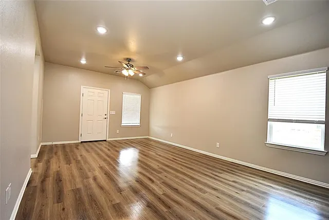 Photo 5 — 717 Elm Street, Seminole, OK 74868