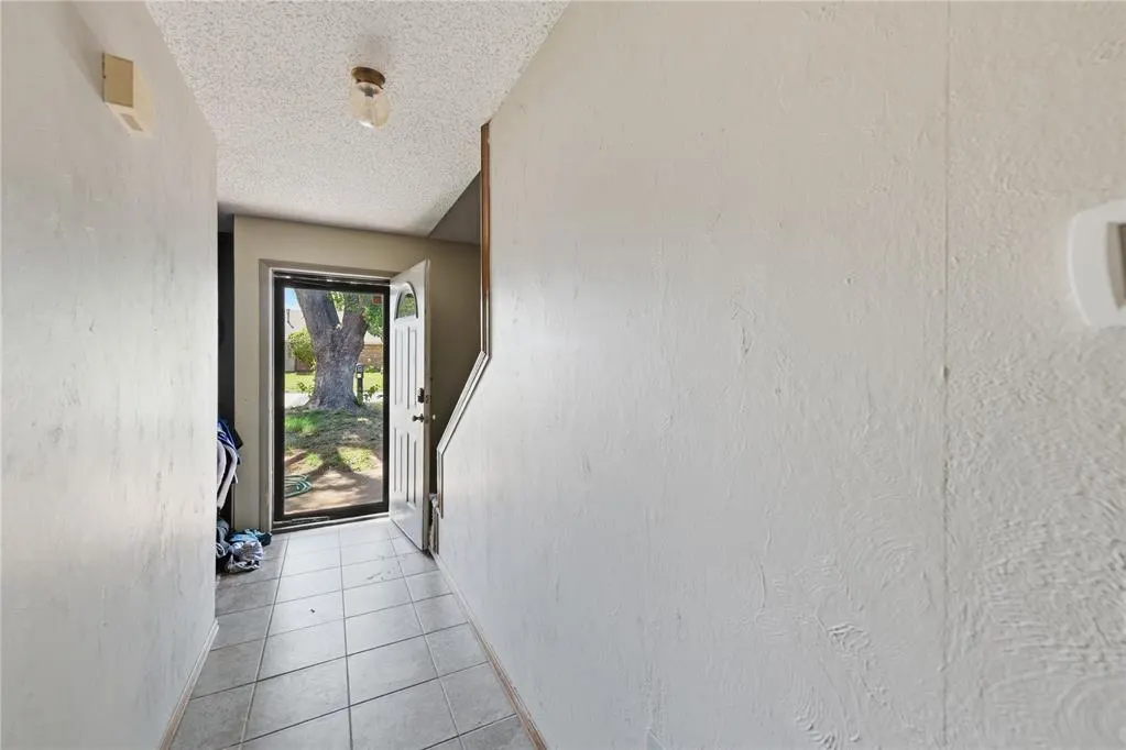 Photo 5 — 2058 W 7th Place, Elk City, OK 73644