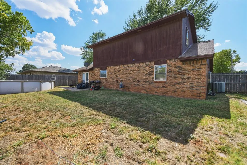 Photo 13 — 2058 W 7th Place, Elk City, OK 73644