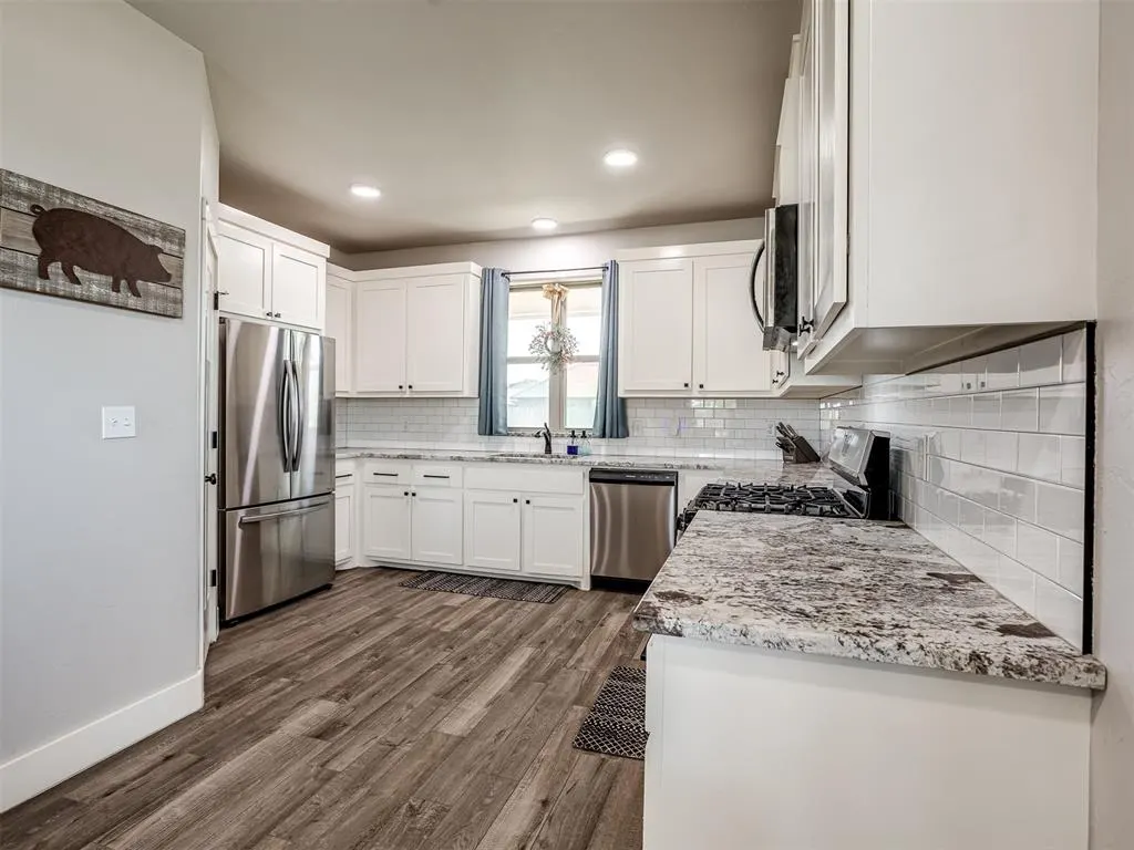 Photo 5 — 1216 N Taylor Way, Mustang, OK 73064