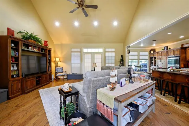 Photo 8 — 803 Oak Brook Drive, Idabel, OK 74745