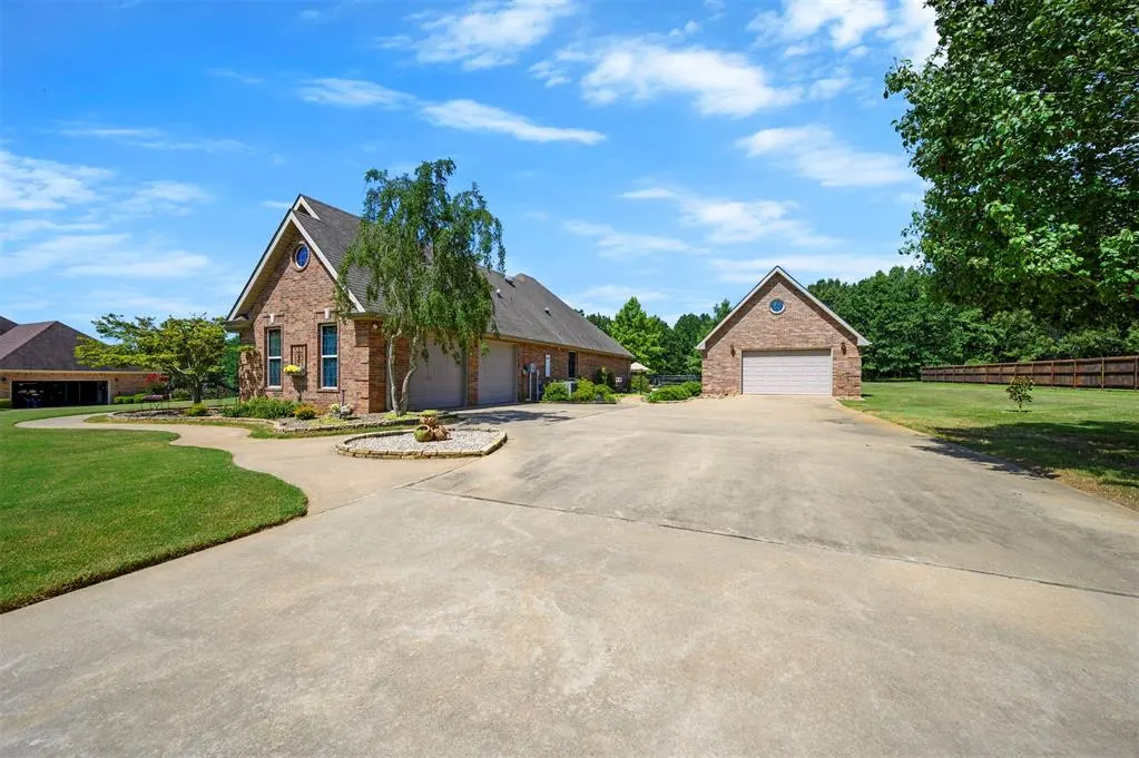 Photo 49 — 803 Oak Brook Drive, Idabel, OK 74745