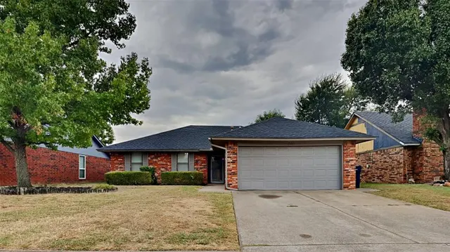 Photo 2 — 13233 Eastridge Drive, Oklahoma City, OK 73170