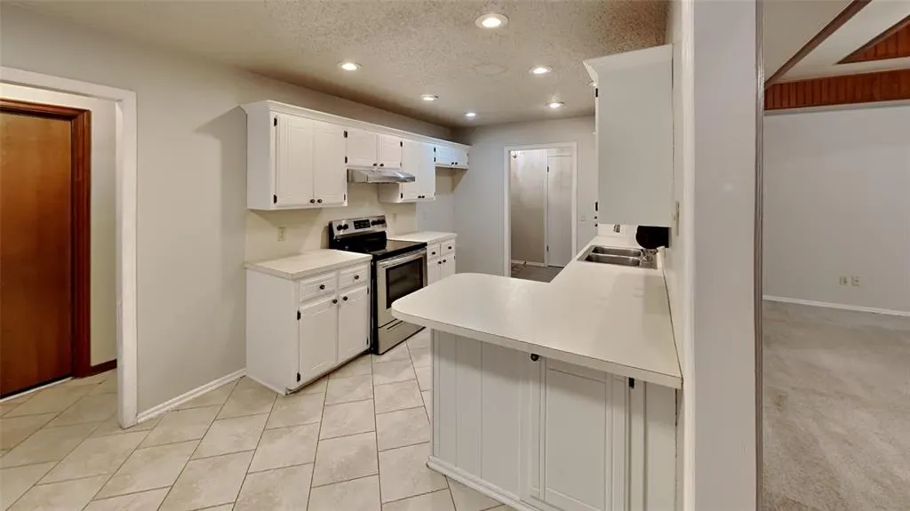 Photo 7 — 13233 Eastridge Drive, Oklahoma City, OK 73170