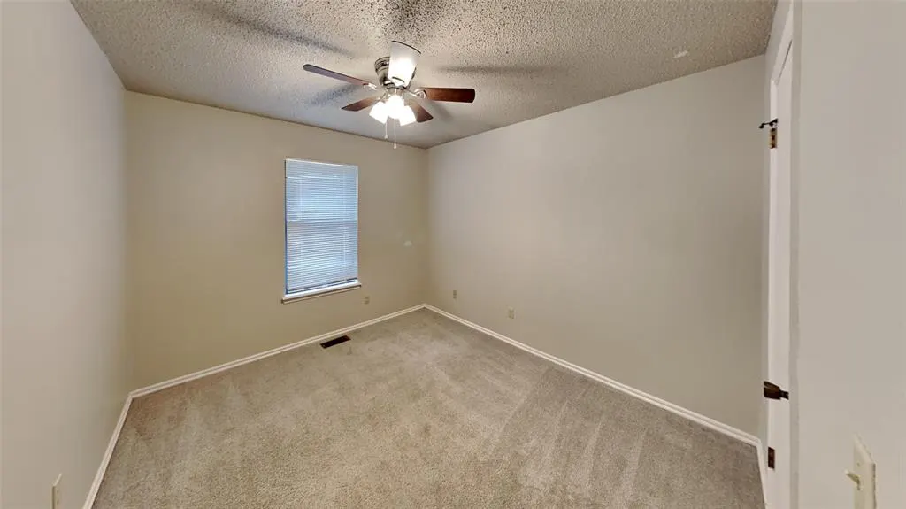 Photo 15 — 13233 Eastridge Drive, Oklahoma City, OK 73170