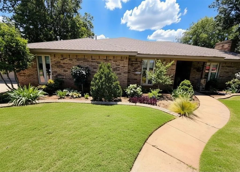 Photo 2 — 1510 W E Avenue, Elk City, OK 73644