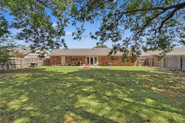 Photo 6 — 404 Kimberly Drive, Elk City, OK 73644