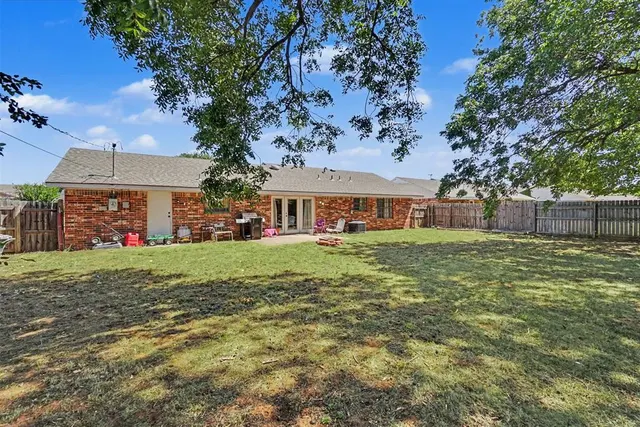 Photo 8 — 404 Kimberly Drive, Elk City, OK 73644