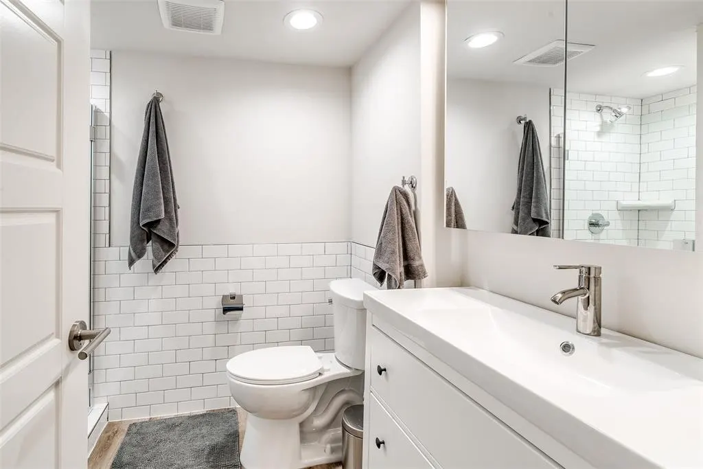 Photo 24 — 1110 Sherwood Lane 212, Nichols Hills, OK 73116