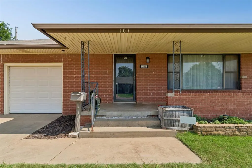 Photo 3 — 101 E Kerr Drive, Midwest City, OK 73110