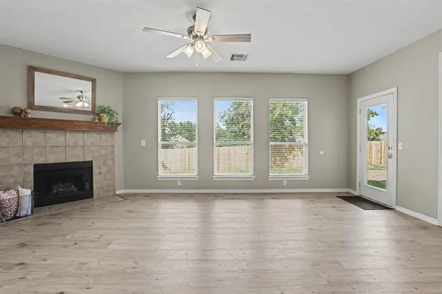 Photo 4 — 2008 N Branden Lane, Edmond, OK 73003