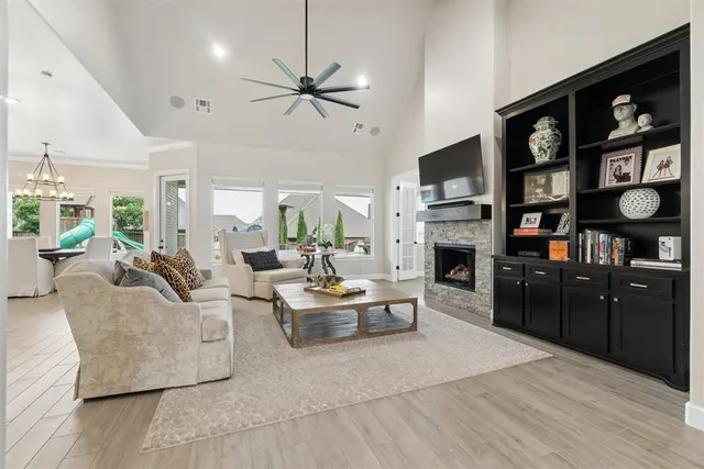 Photo 8 — 701 Maple Hill Road, Norman, OK 73069