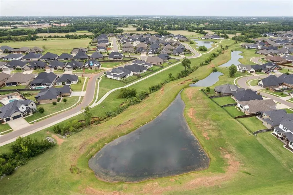 Photo 3 — 701 Maple Hill Road, Norman, OK 73069
