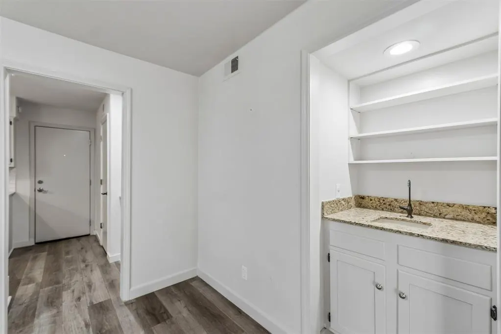 Photo 9 — 1110 Sherwood Lane 108, Oklahoma City, OK 73116