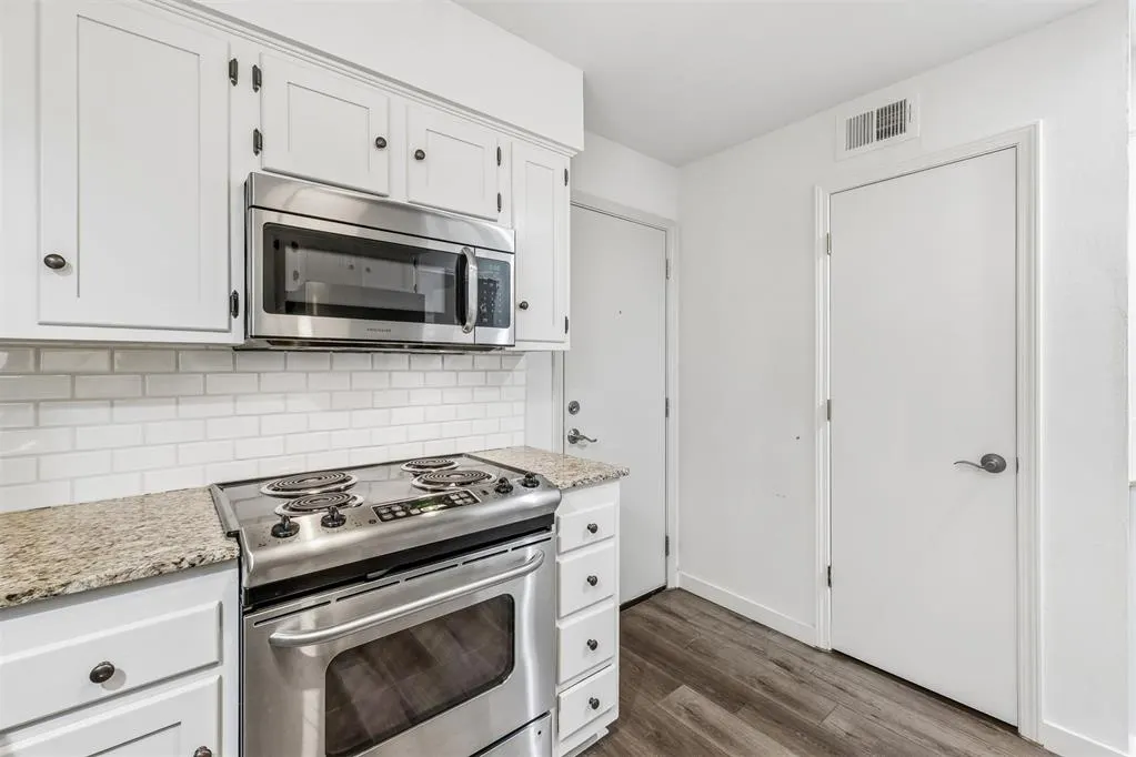 Photo 12 — 1110 Sherwood Lane 108, Oklahoma City, OK 73116